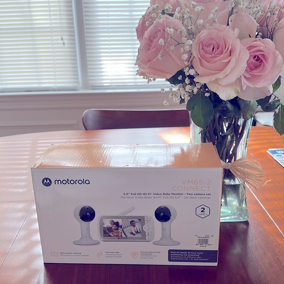 Selling Brand New Baby Monitor Two Camera Piece Set!